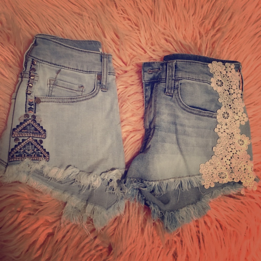 2 pairs of Mossimo High-rise jean shorts Sz. 00/24